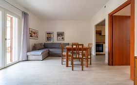 Lido Holiday Home